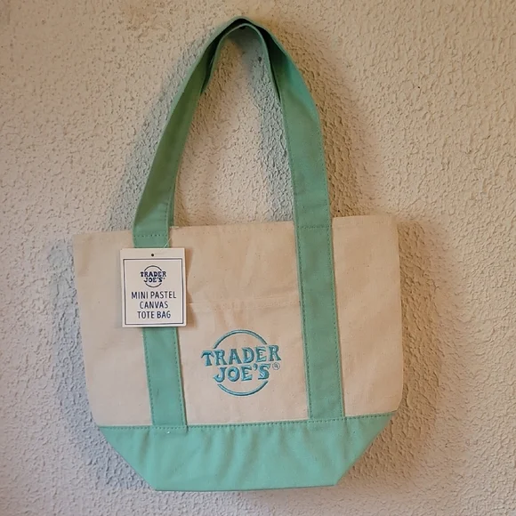 Trader Joe's Mint Green Canvas Tote Bag NWT - Picture 1 of 1
